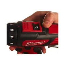 Дрель-шуруповерт аккумуляторный Milwaukee M12 BDD-0 (solo, carton)